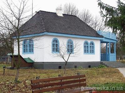 Будинок, де жила Леся Українка (“білий будинок Косачів”)